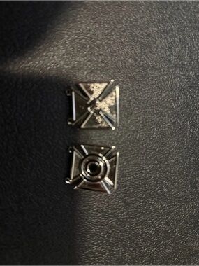 Army marksmanship badges x2